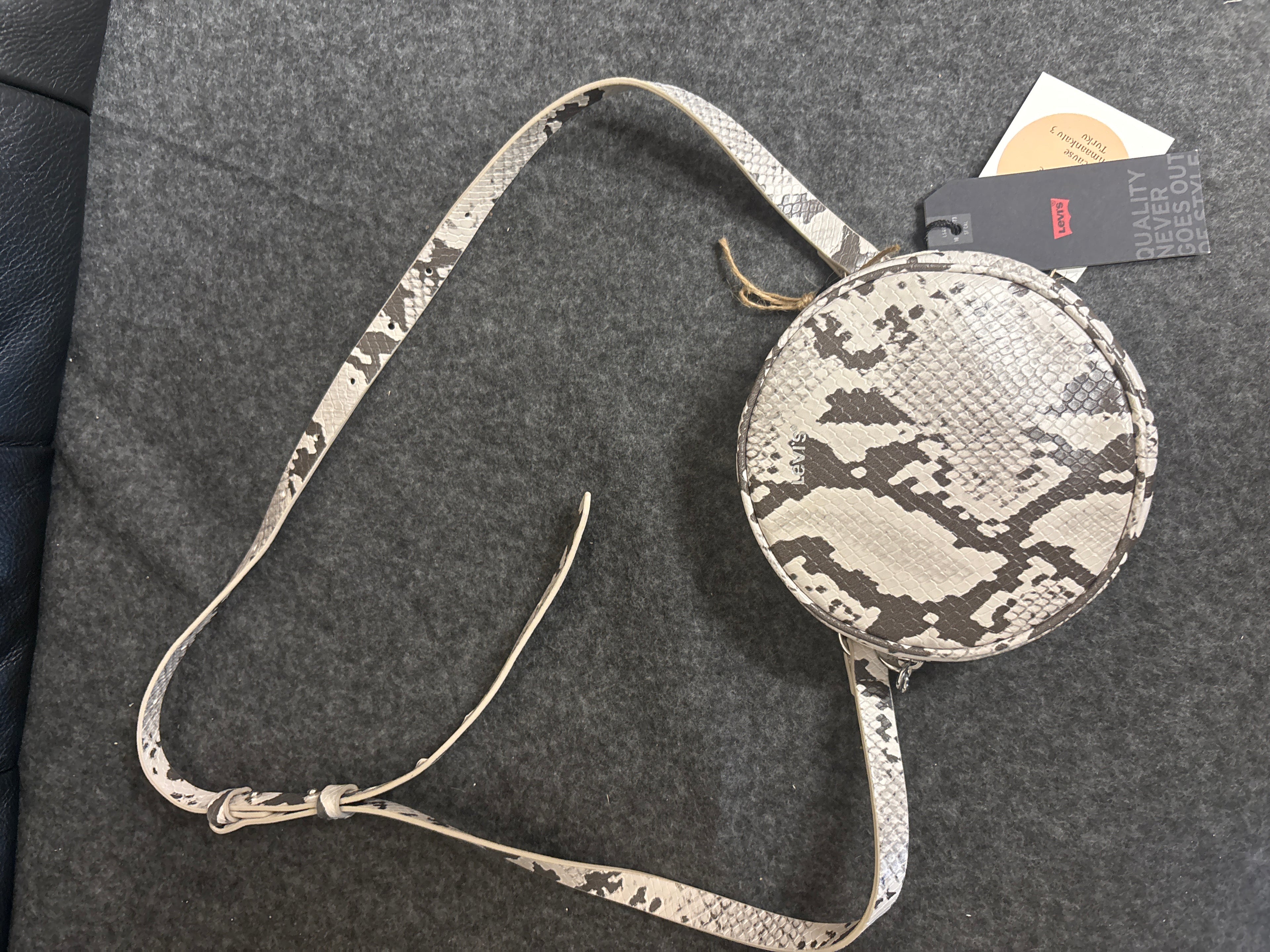 Levi’s pieni laukku