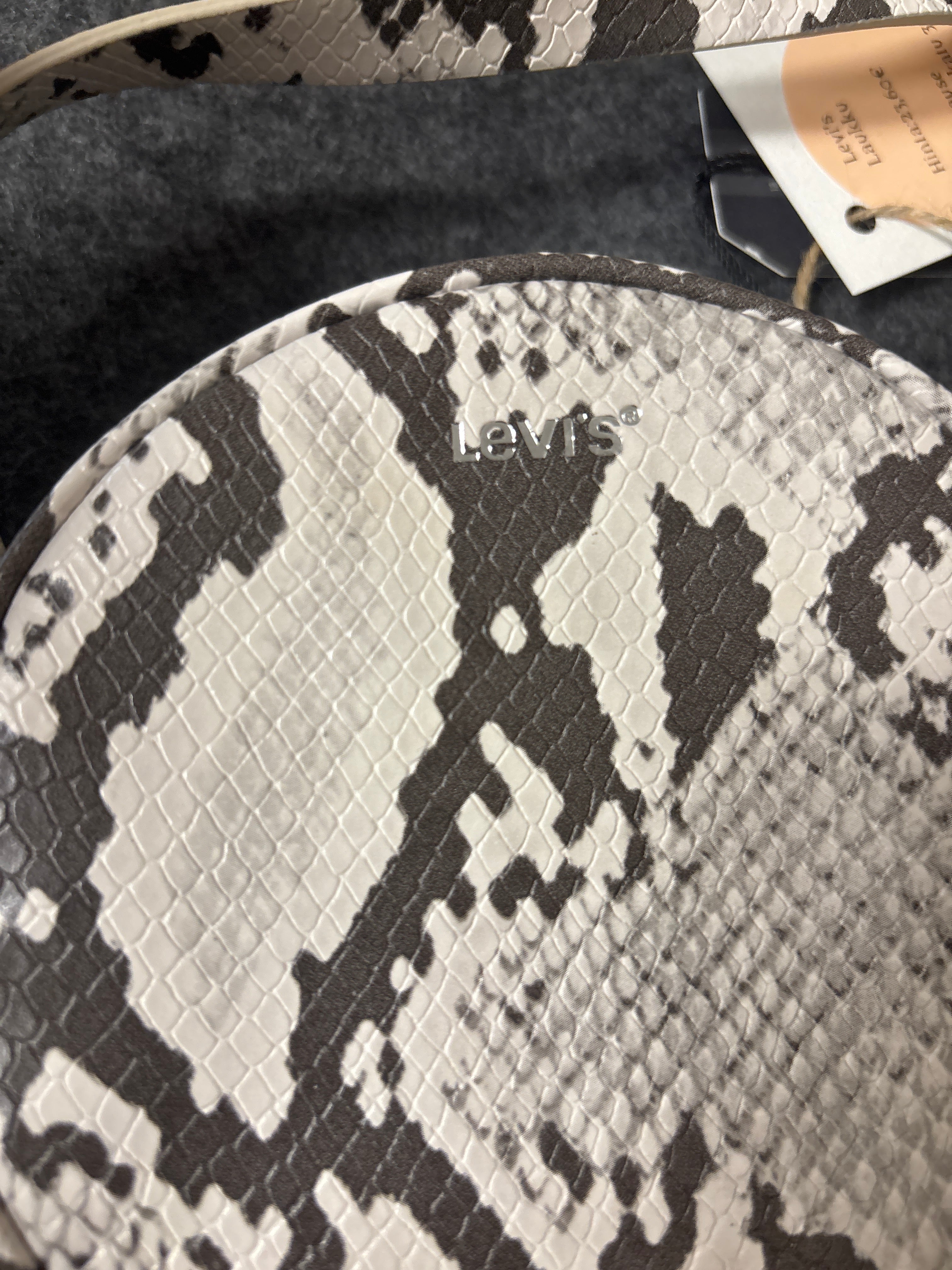 Levi’s pieni laukku